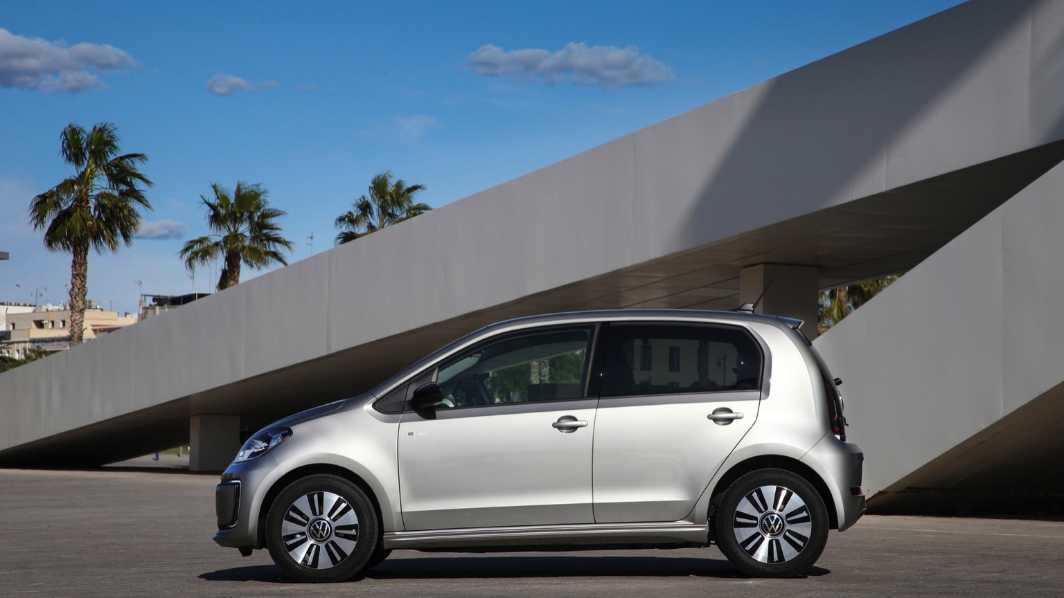 Volkswagen_e-Up-2019-6
