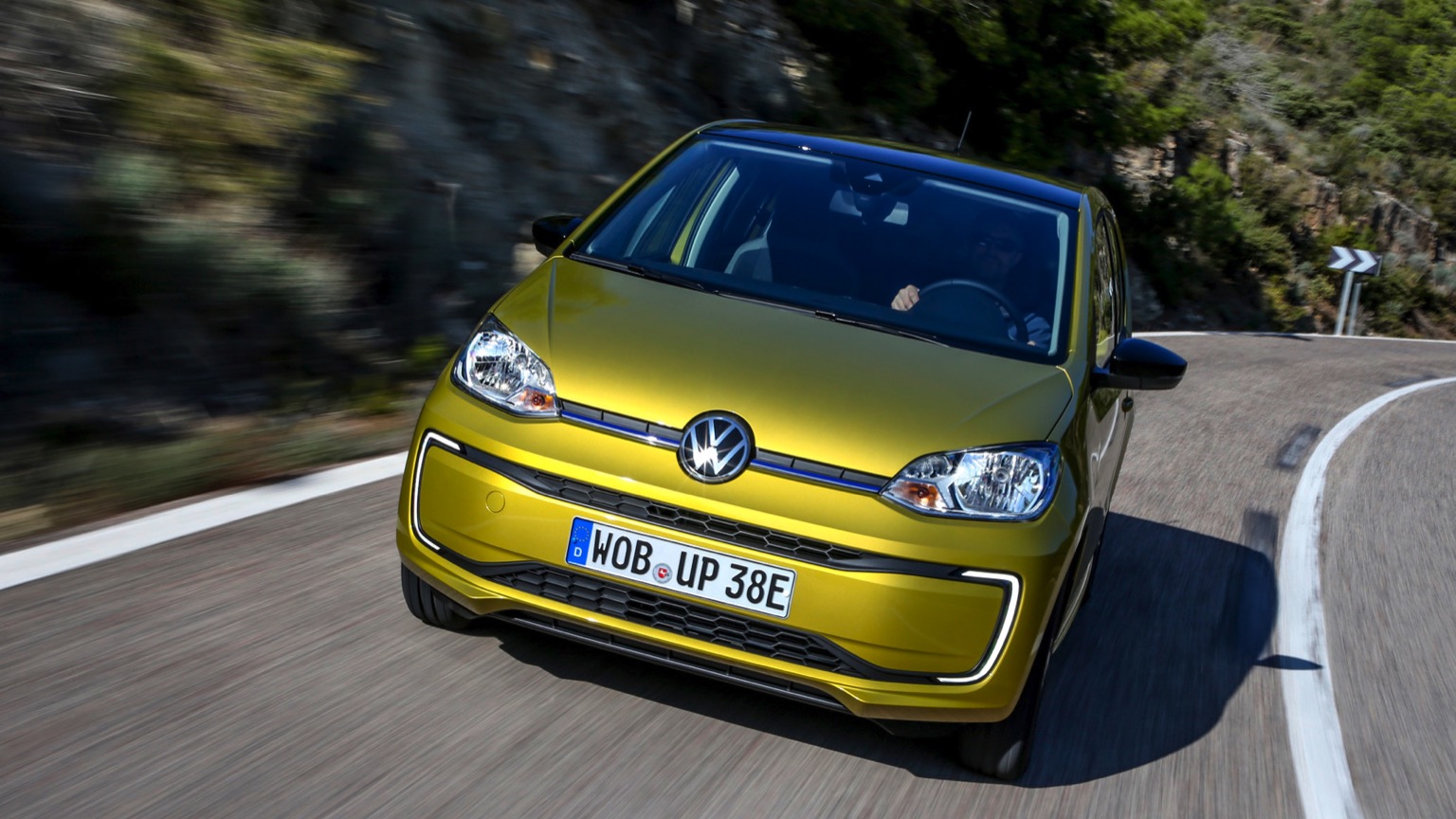 Volkswagen_e-Up-2019-7