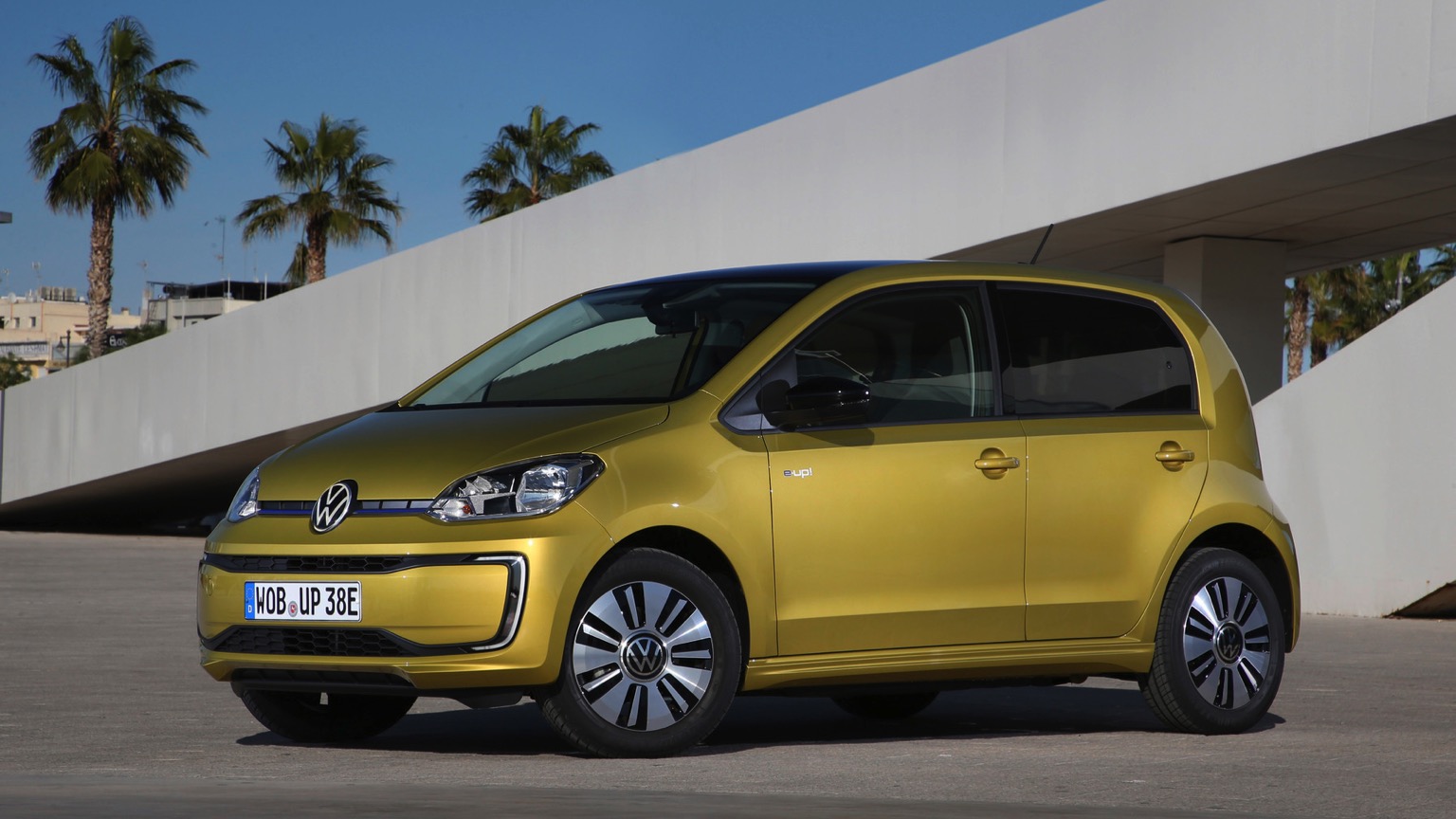 Volkswagen_e-Up-2019-9