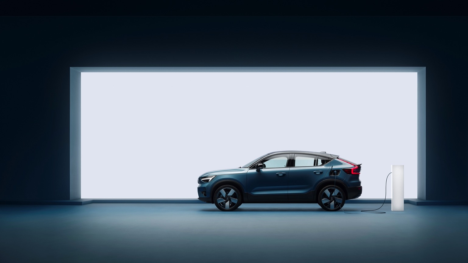 Volvo_C40_Recharge-15