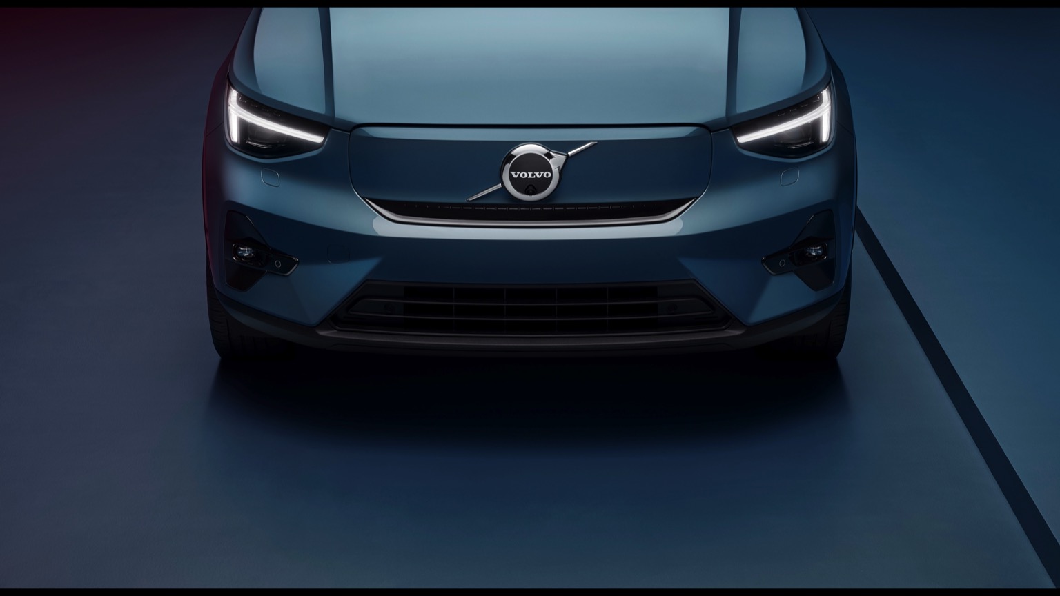 Volvo_C40_Recharge-25