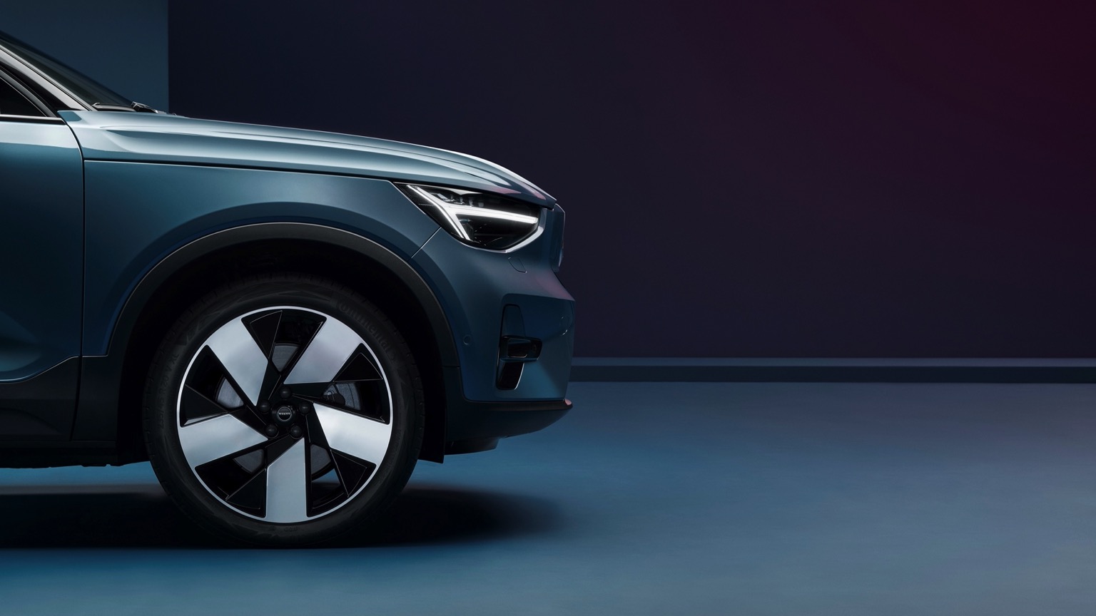 Volvo_C40_Recharge-29
