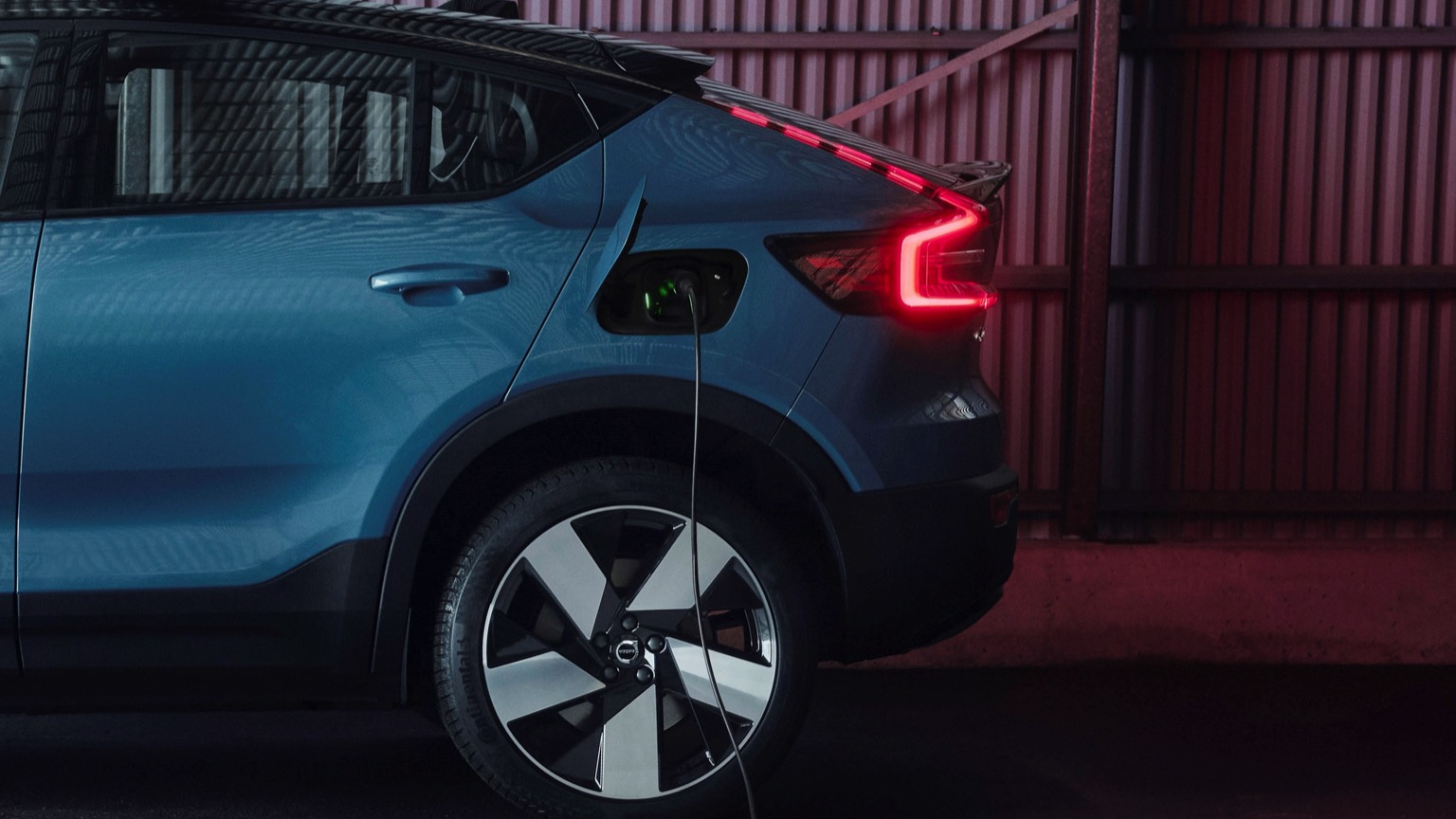 Volvo_C40_Recharge-31