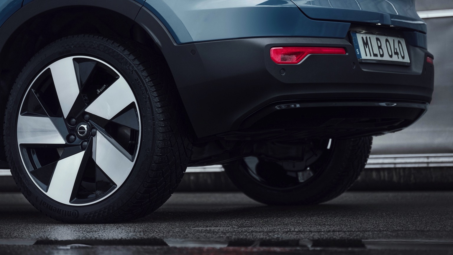Volvo_C40_Recharge-32