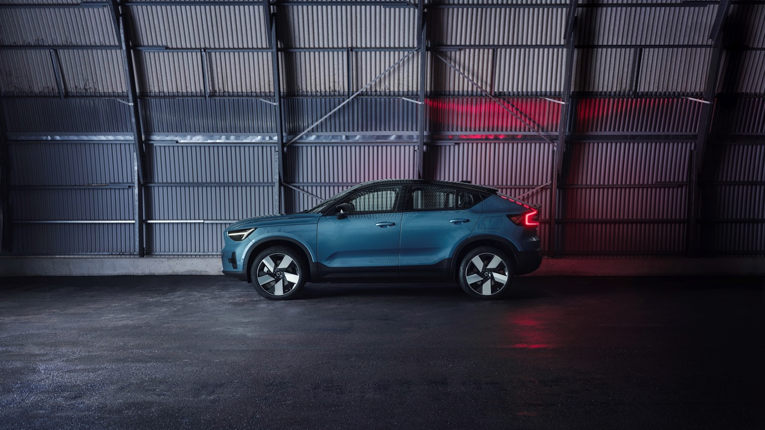 Volvo_C40_Recharge-7
