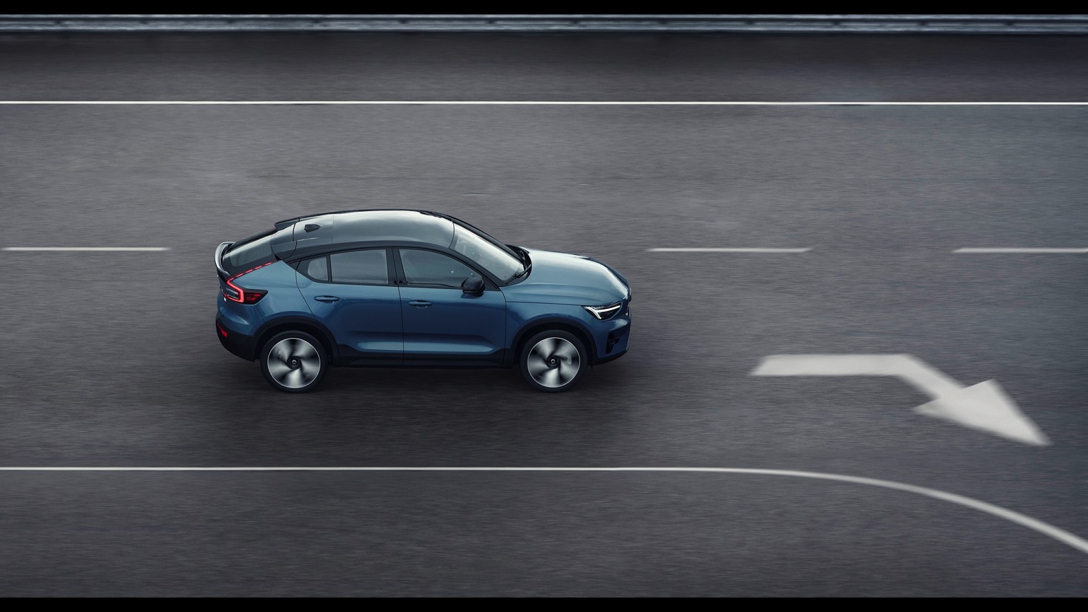 Volvo_C40_Recharge-8