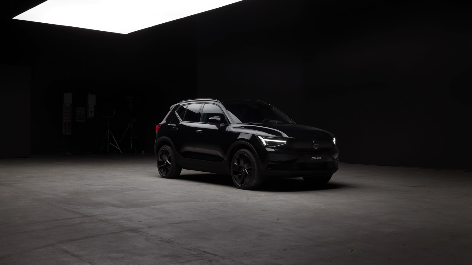 Volvo_EX40_2025-8