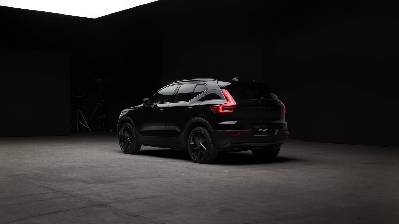 Volvo_EX40_2025-9