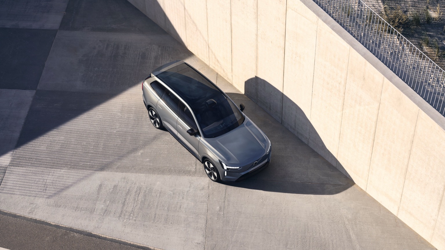 Volvo_EX90-10