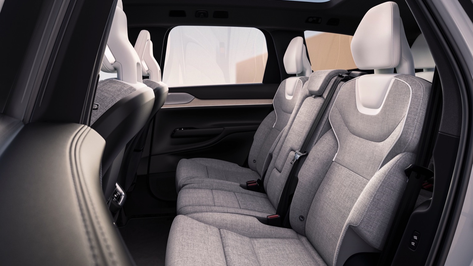Volvo_EX90-19