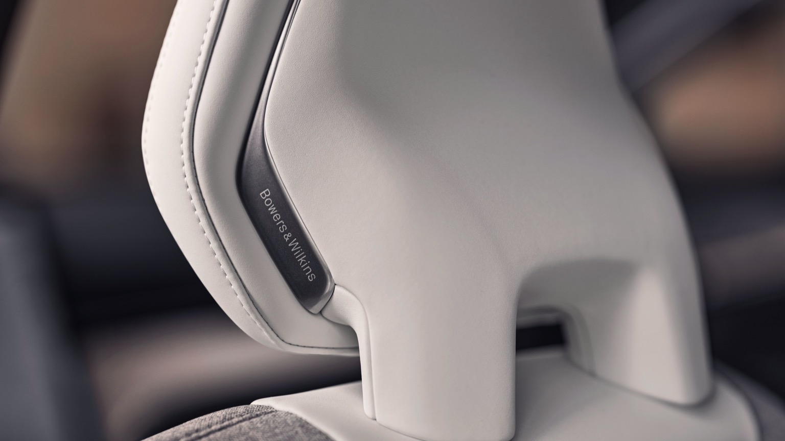 Volvo_EX90-23