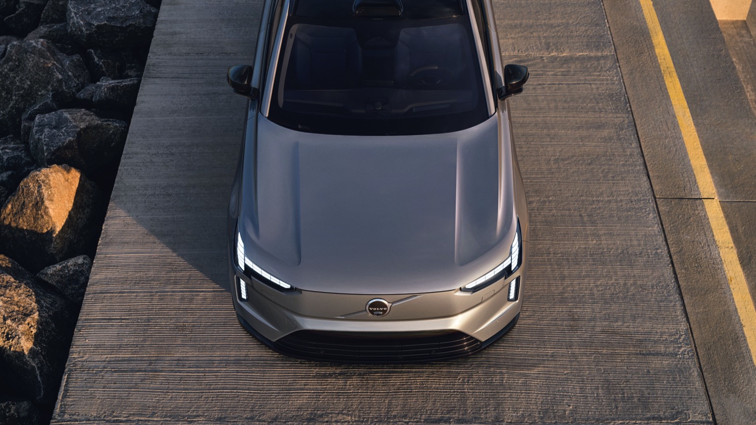 Volvo_EX90-28