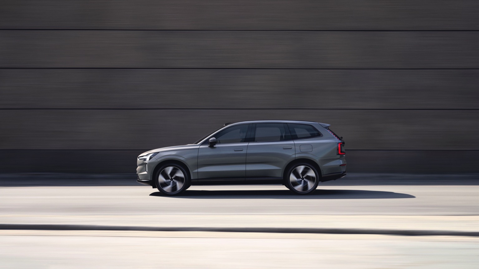 Volvo_EX90-7