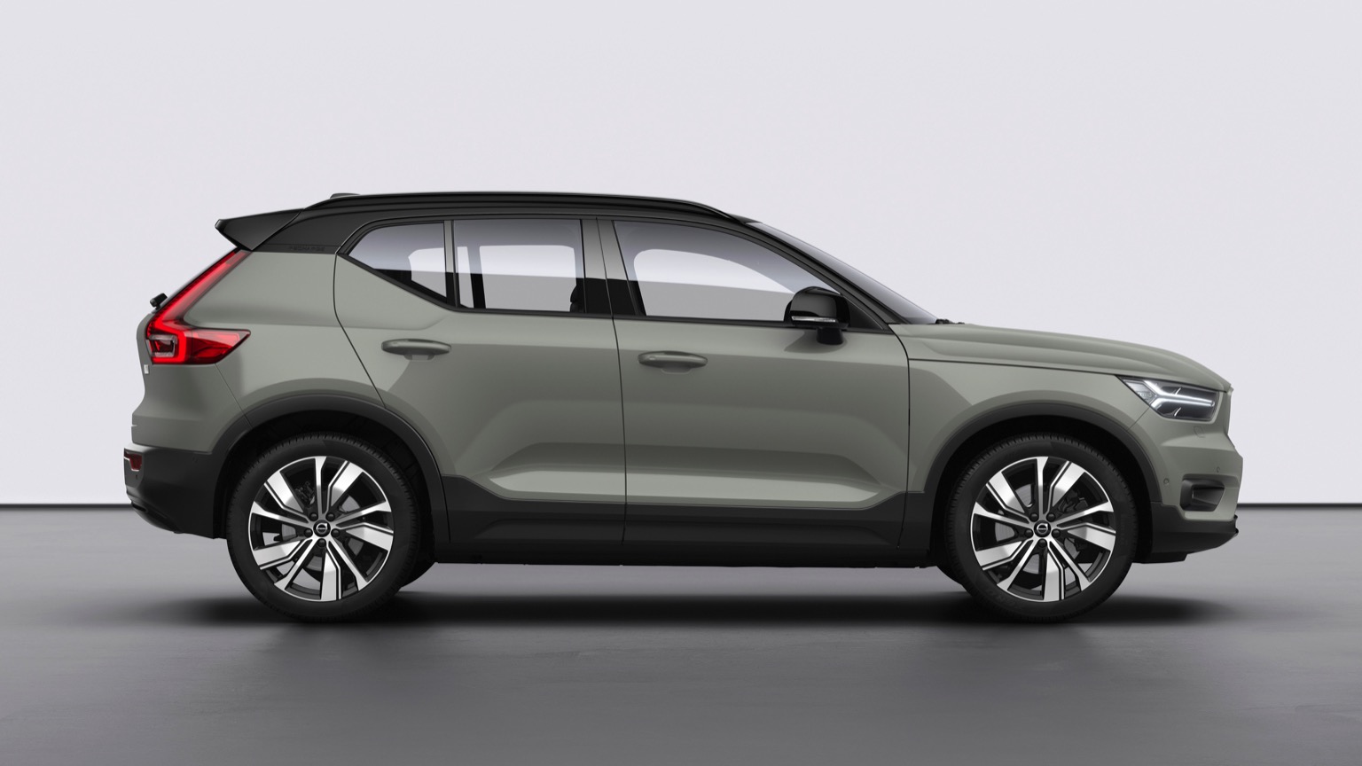 Volvo_XC40_Recharge-21
