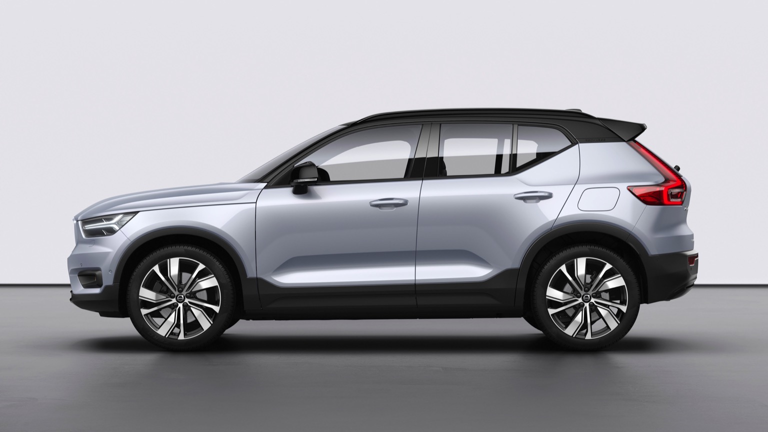 Volvo_XC40_Recharge-3