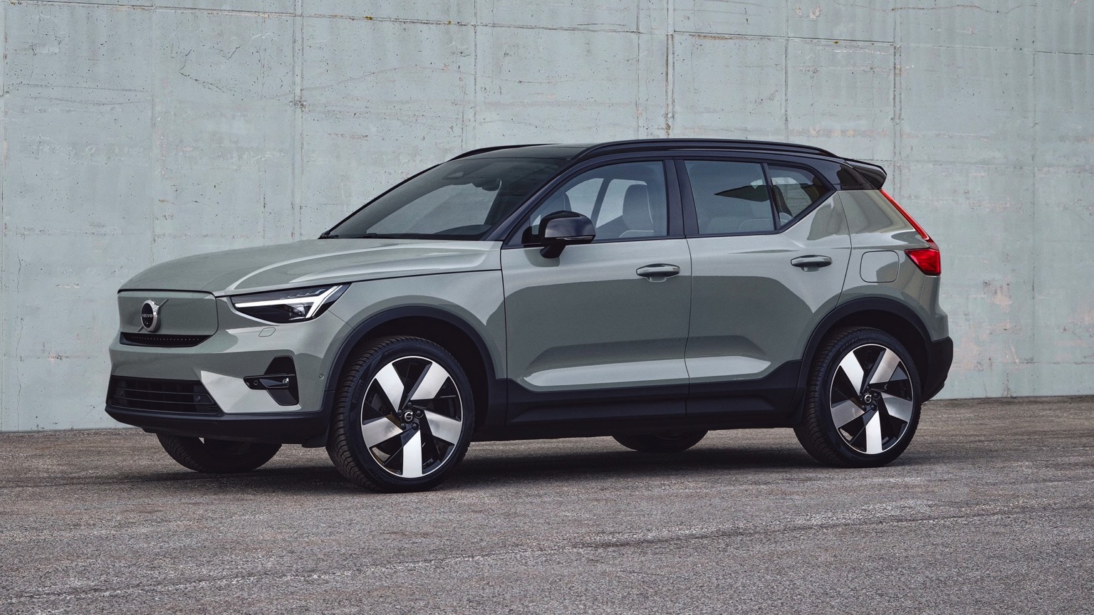 Volvo_XC40_Recharge_2023-1