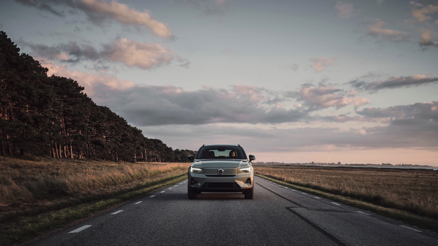 Volvo_XC40_Recharge_2023-11