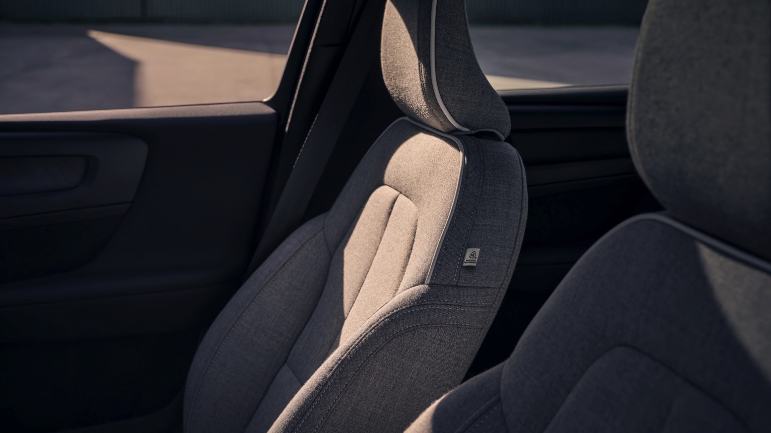 Volvo_XC40_Recharge_2023-16