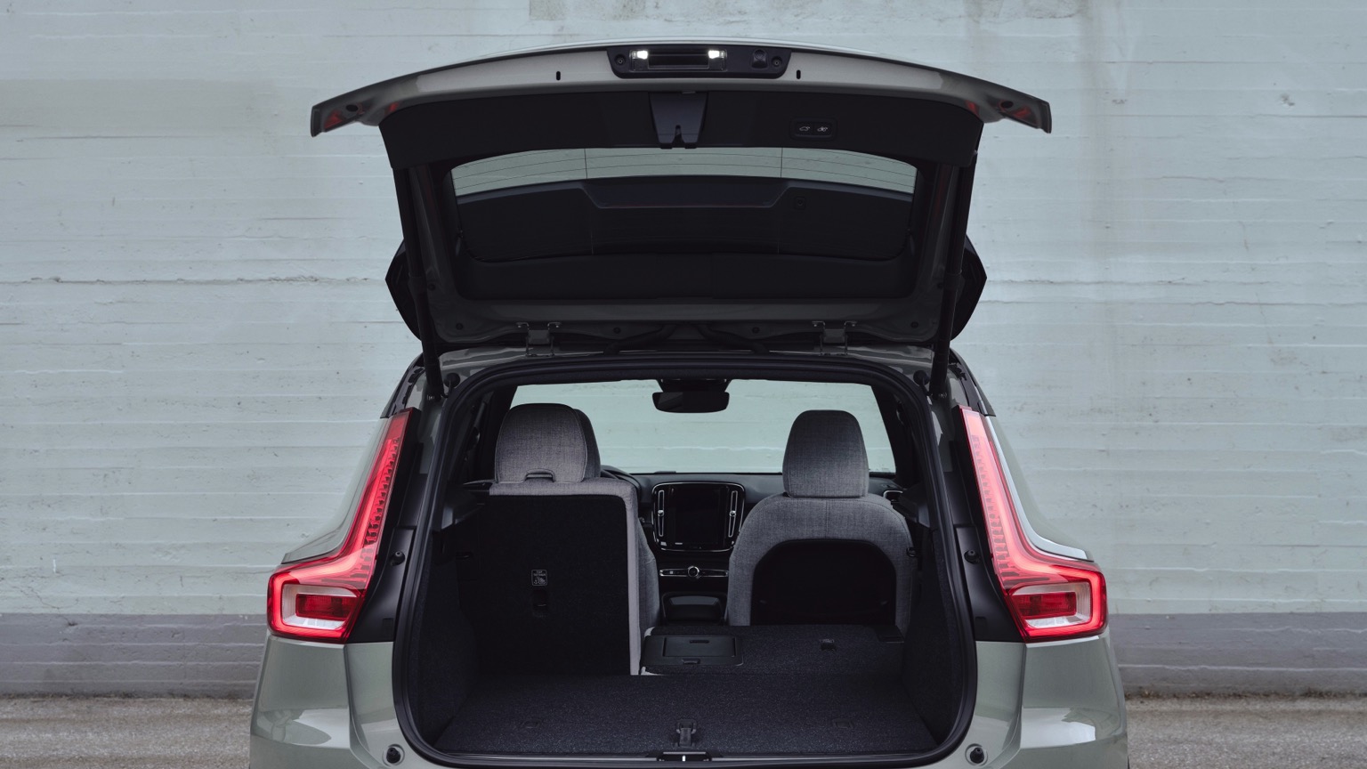 Volvo_XC40_Recharge_2023-17