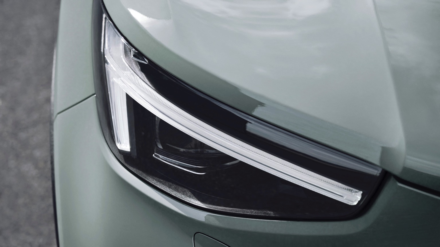 Volvo_XC40_Recharge_2023-22