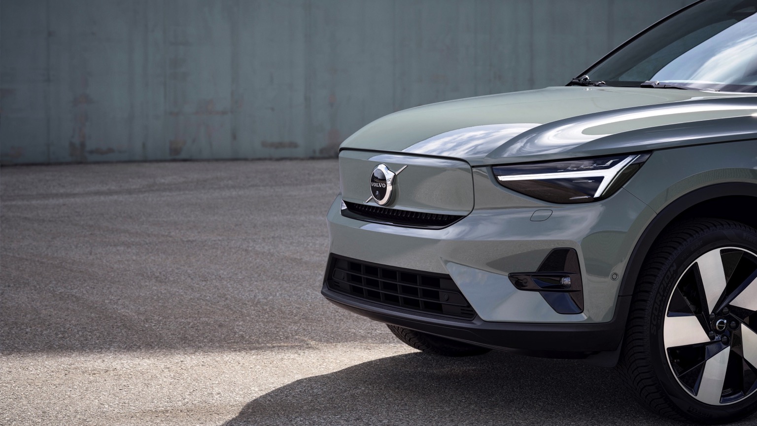 Volvo_XC40_Recharge_2023-25